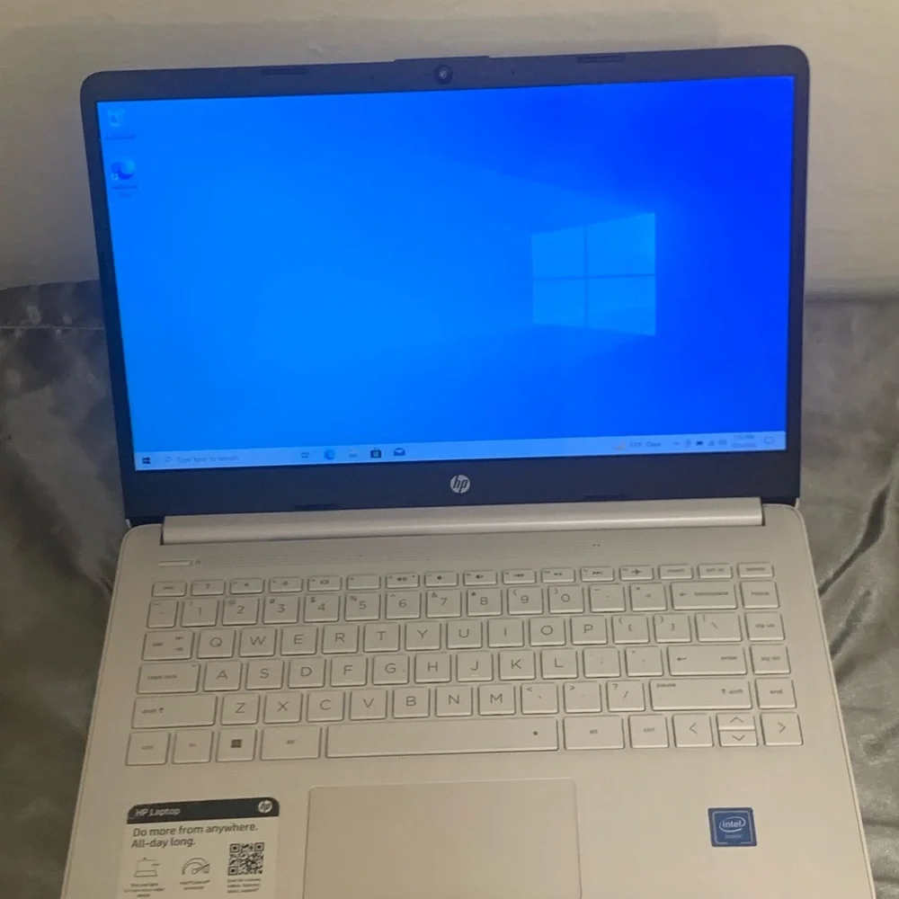White HP Laptop